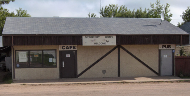 Dewberry Hotel & Pub & Cafe